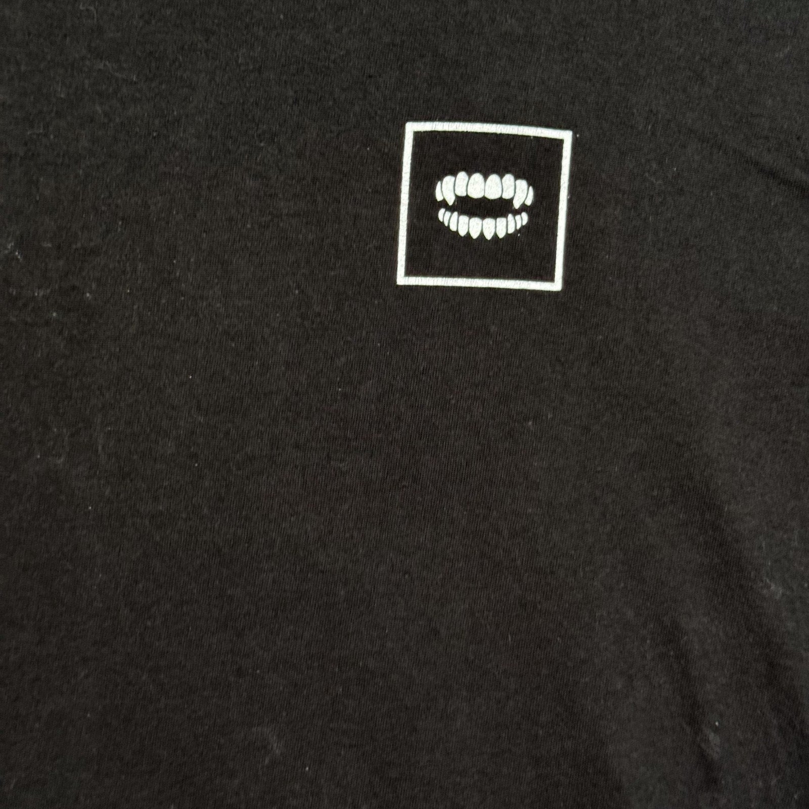 Chomp Brand Skull Roses