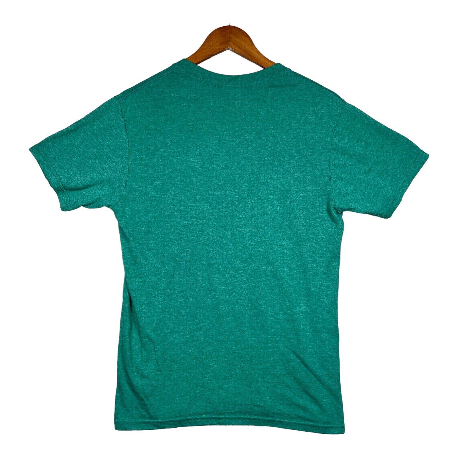 Disney Muppets I Kermit Love Green